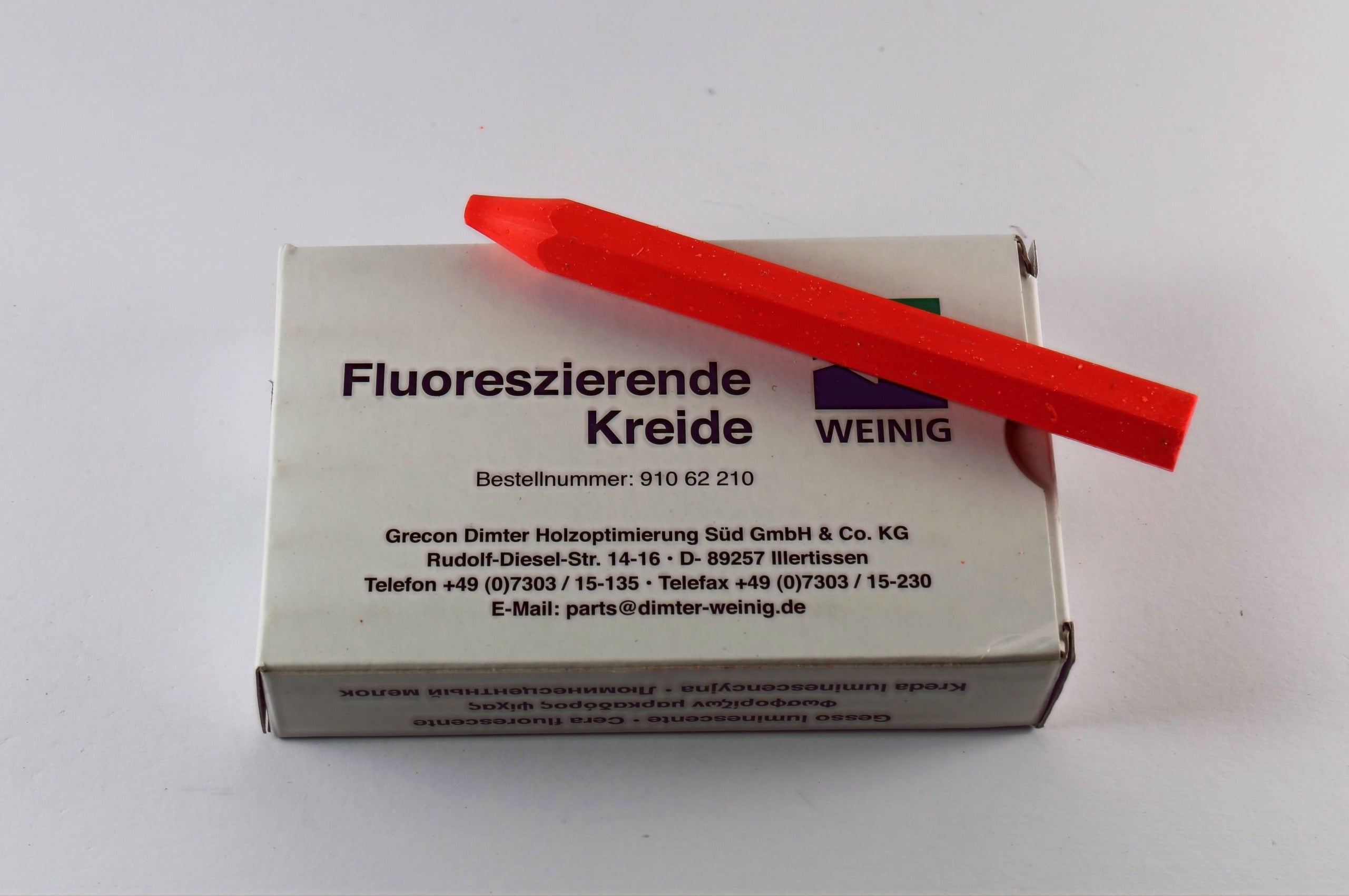 Gessetti per marcatura di manufatti in legno, rilevabili dalle fotocellule montate su troncatrici/ottimizzatrici. In particolar modo del marchio Dimter ma anche per altri produttori. Questi gessetti vengono utilizzati per segnare nodi, difetti e imperfezioni sulle tavole.